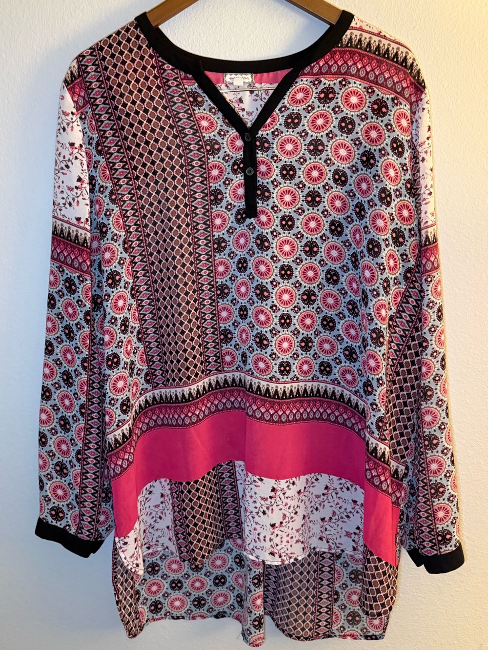 Eyeshadow Pink and Black Printed Long-Sleeve Tunic